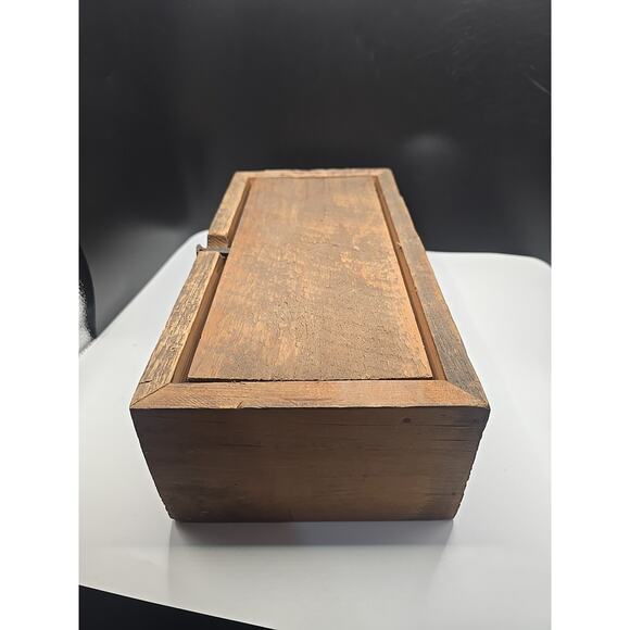 Vintage Primitive Reclaimed Barn Wood Box 12x3.5x6” Rustic Farmhouse Decor - Picture 5 of 7